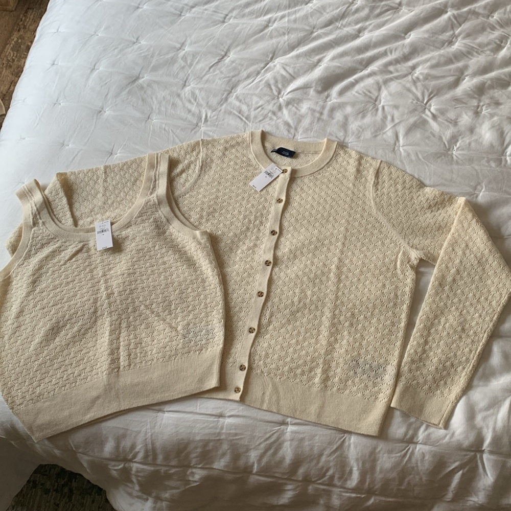 Gap pointelle sweater set in chino beige size medium